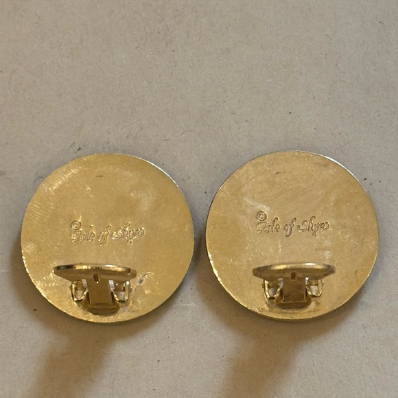 Beautiful signed Isle of Skye Mother of Pearl and gold Enamel
Clip-on Earrings - Picture 3 of 4